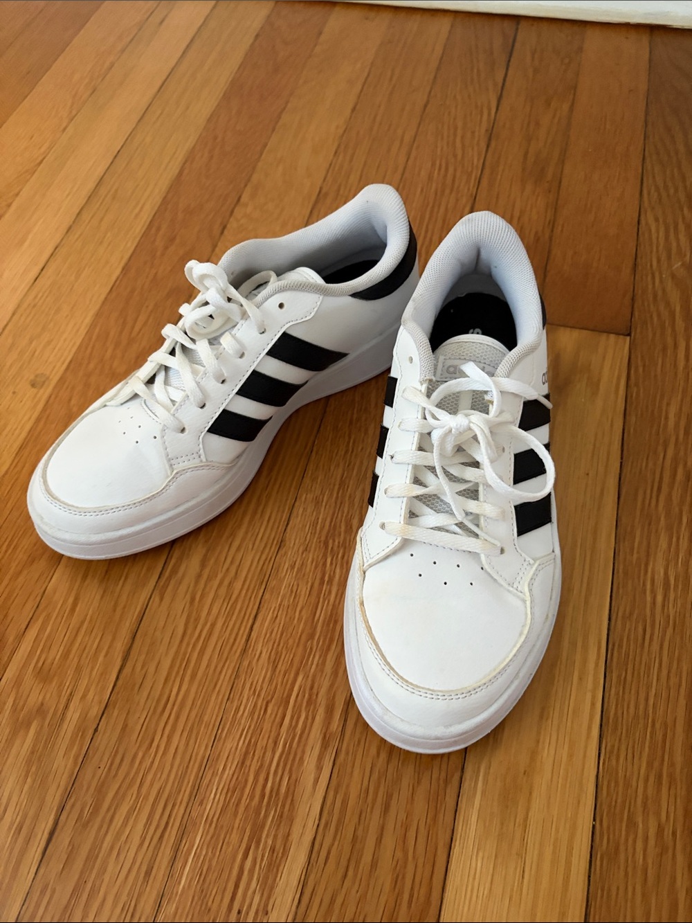adidas women’s White and Black Low-Top Sneakers - Picture 7 of 7